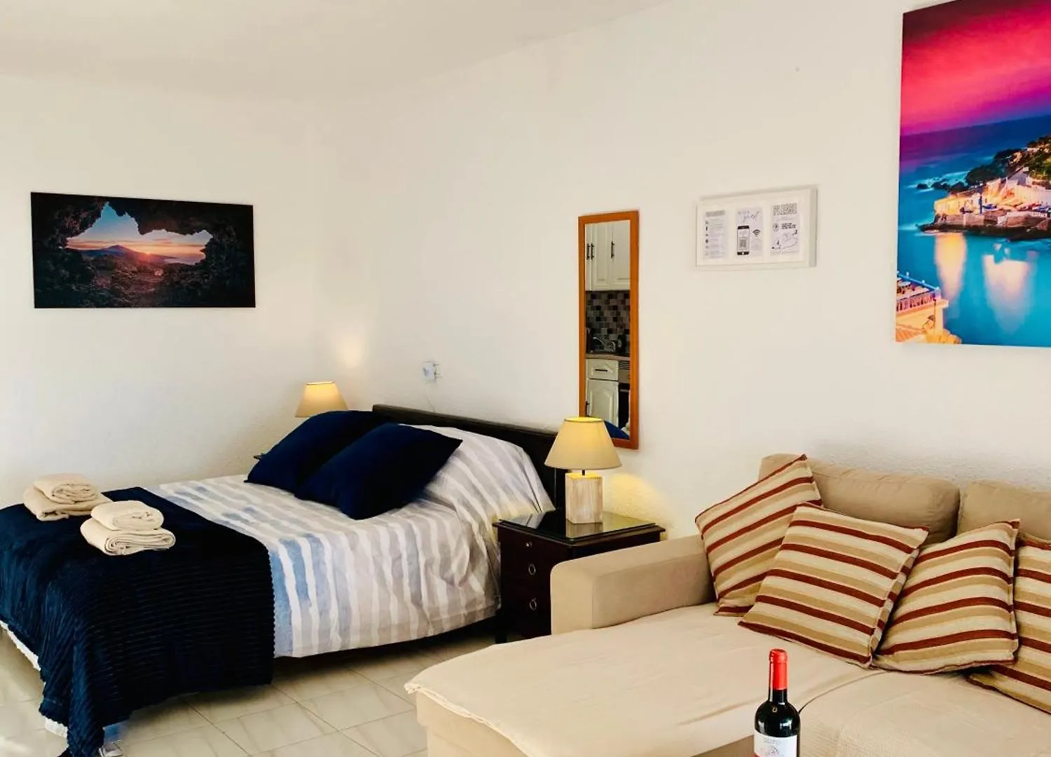 Sunset View Studio At Port Royale With Heated Pool And Free Wi-Fi Arona  Apartment